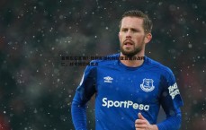 壹号娱乐-首秀东家互换？热刺新援帕利尼亚首发迎战拜仁，战术博弈成焦点