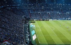 壹号娱乐-曼联薪资僵局持续，20岁梅努索要10倍周薪，谈判一年未破局