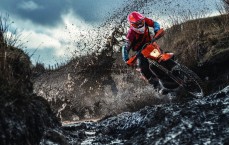 壹号娱乐-吉诺比利雷霆加冕实至名归 步行者顽强奋战赢得敬意 哈利伯顿伤退引关注