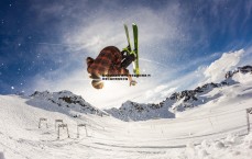 壹号娱乐-蓉城激战新鹏城 费利佩韦世豪领衔锋线 列昂索杜加利奇构筑中轴